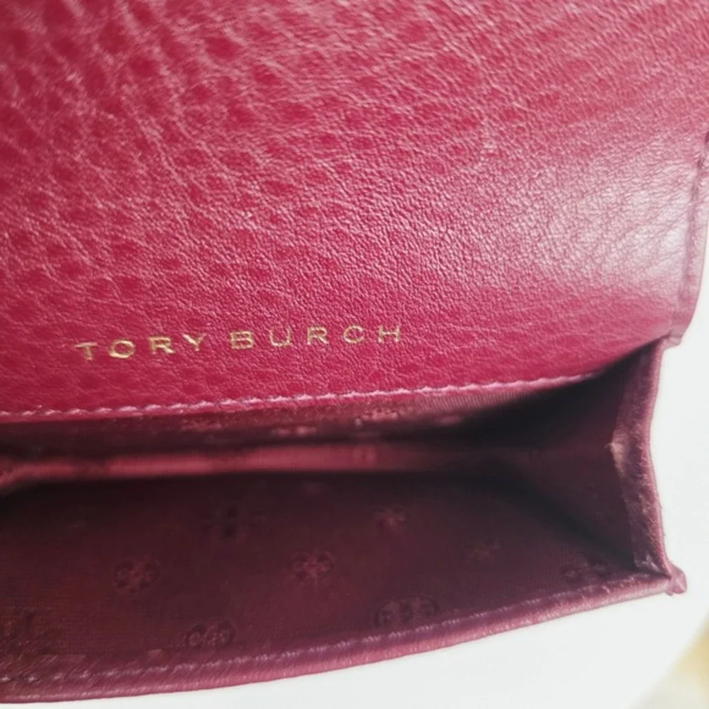 Tory Burch Bryant Quilted Leather Card Key Case Wallet Pouch Burgundy Medallion